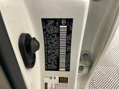 2017 Toyota Prius v Three ***BLUE CERTIFIED***
