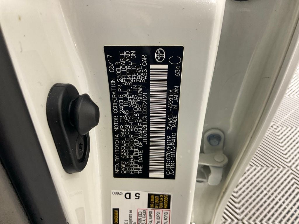 2017 Toyota Prius v Three ***BLUE CERTIFIED***