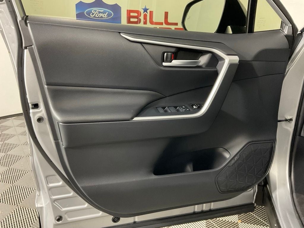 2025 Toyota RAV4 Hybrid XLE ***BLUE CERTIFIED***