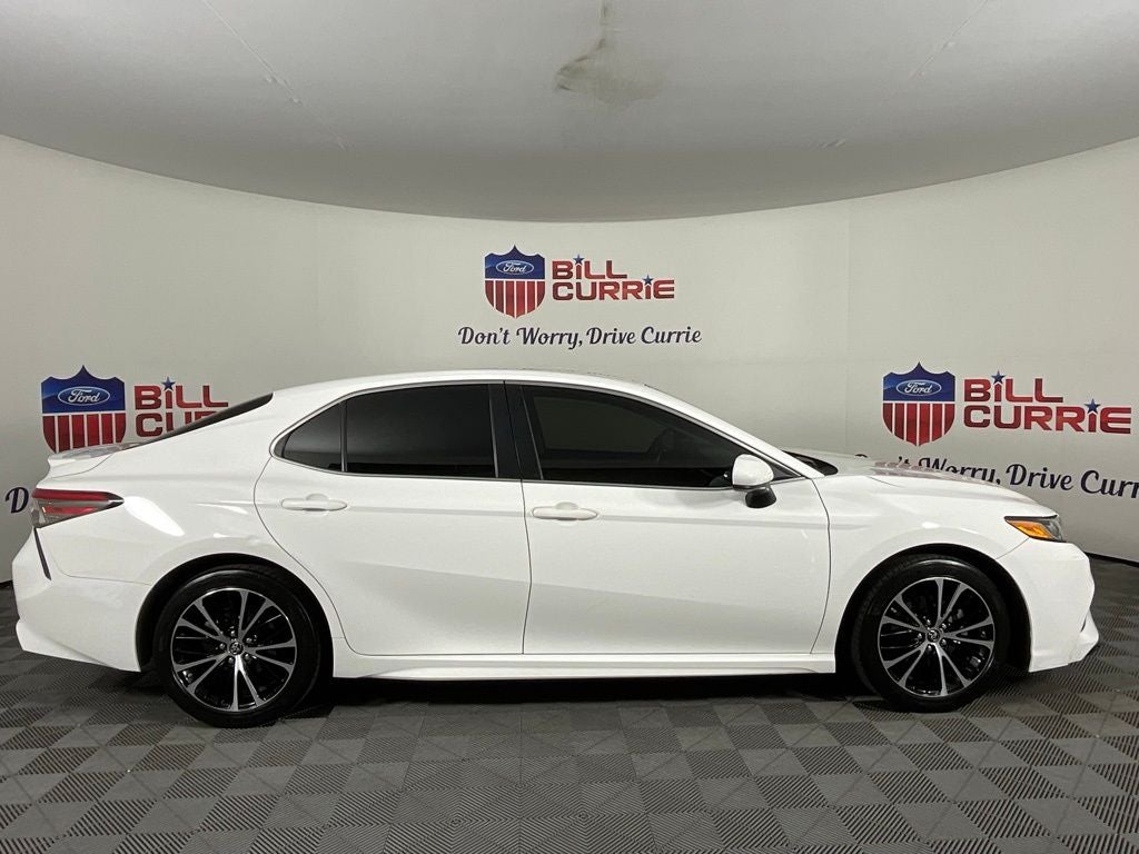 2018 Toyota Camry SE ***BLUE CERTIFIED***
