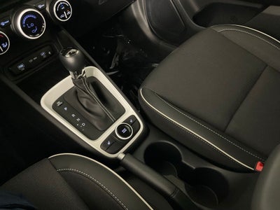 2025 Hyundai Venue Limited ***BLUE CERTIFIED***