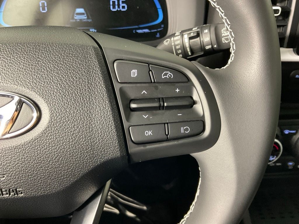2025 Hyundai Venue Limited ***BLUE CERTIFIED***