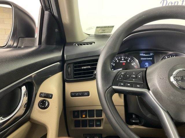 2017 Nissan Rogue S ***BLUE CERTIFIED***