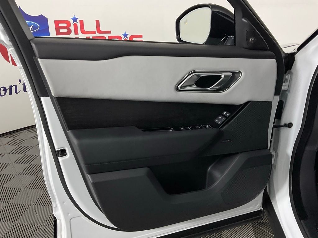 2026 Land Rover Range Rover Velar Dynamic SE