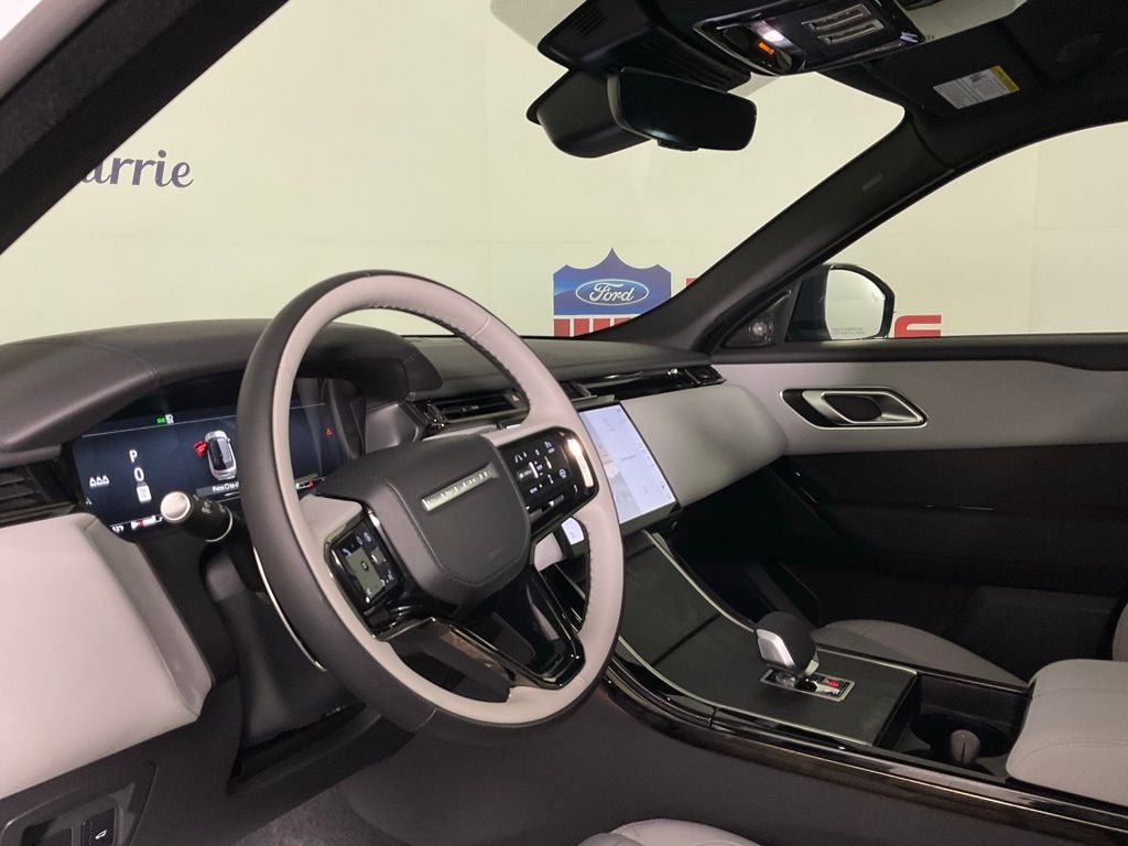 2026 Land Rover Range Rover Velar Dynamic SE