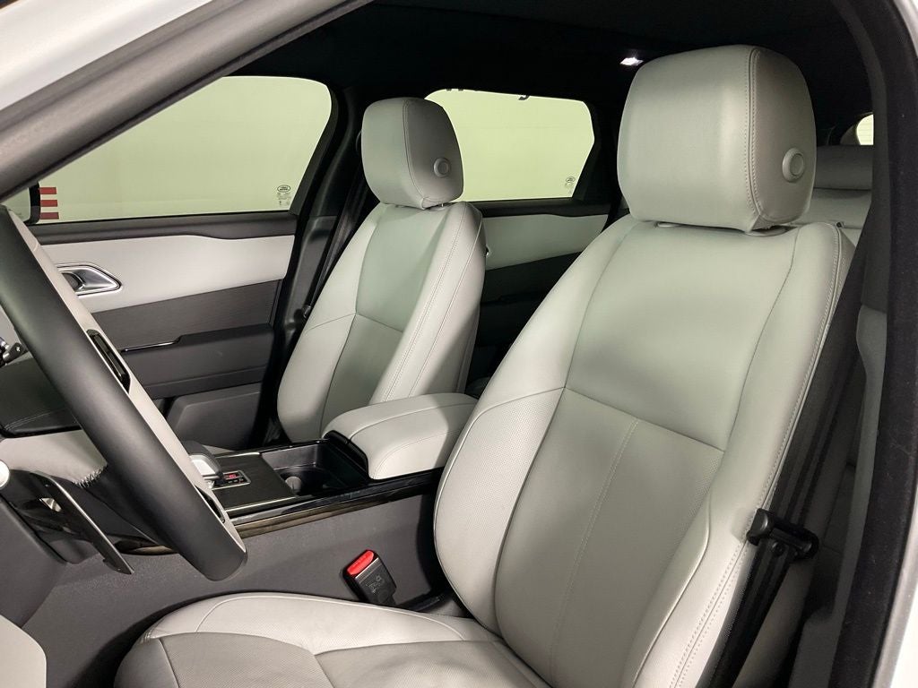 2026 Land Rover Range Rover Velar Dynamic SE