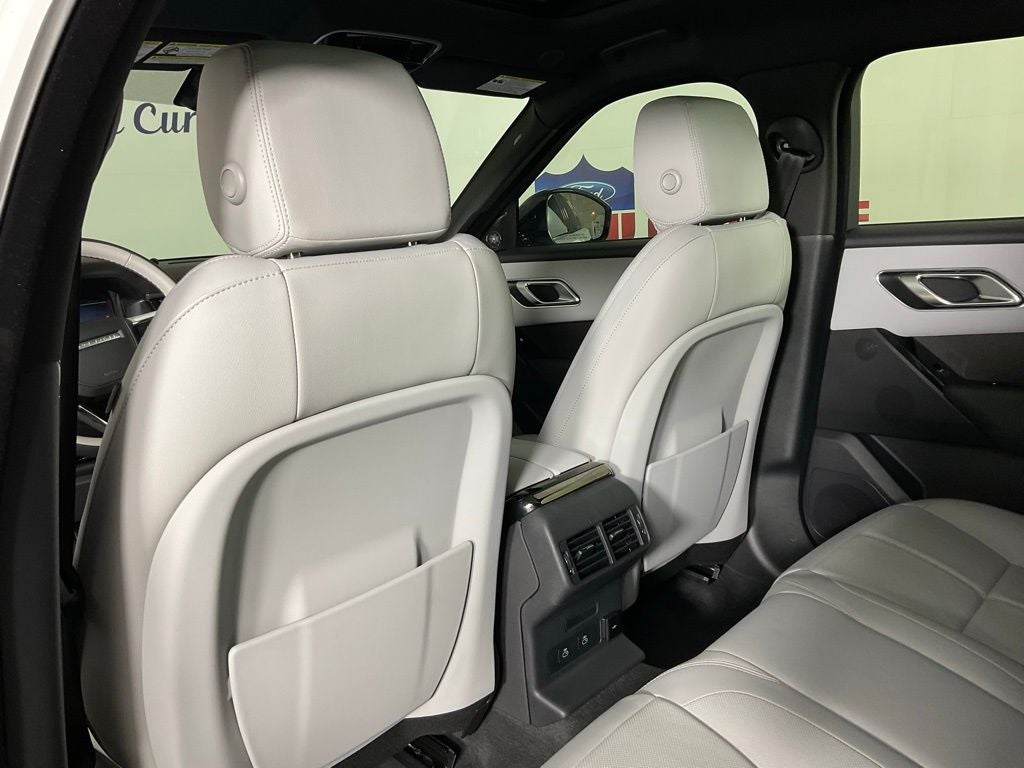 2026 Land Rover Range Rover Velar Dynamic SE