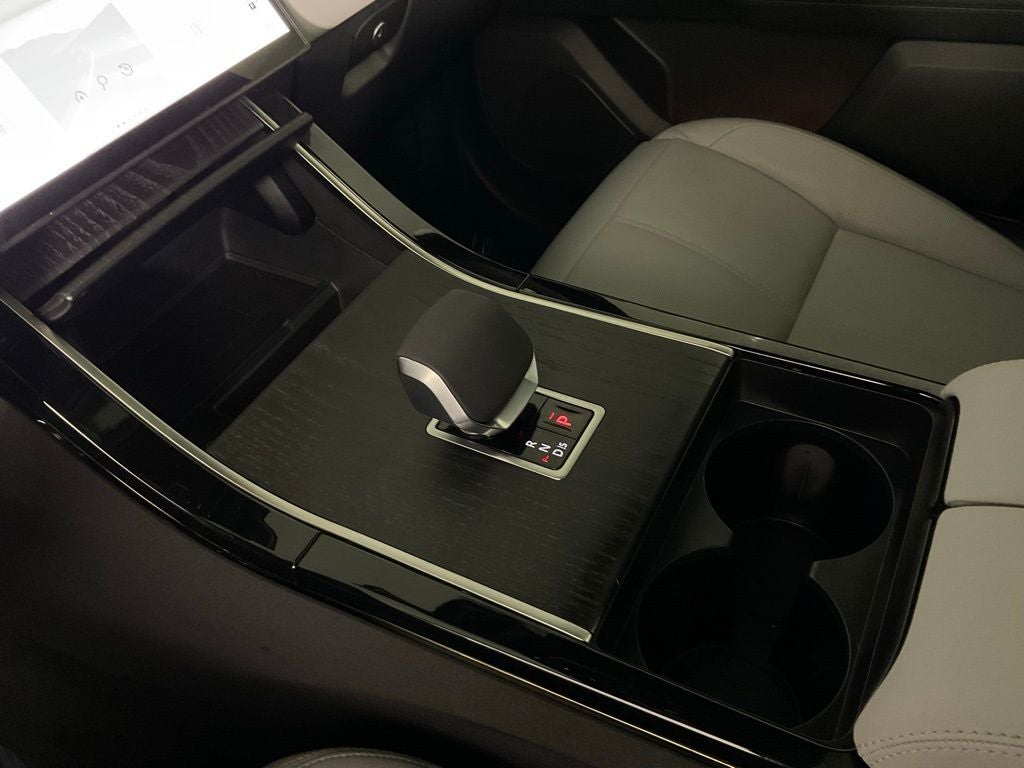 2026 Land Rover Range Rover Velar Dynamic SE