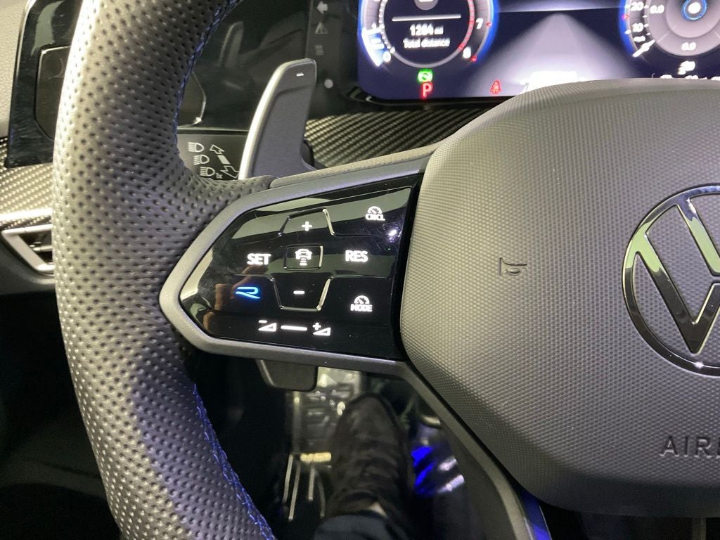 2025 Volkswagen Golf R 2.0T ***BLUE CERTIFIED***