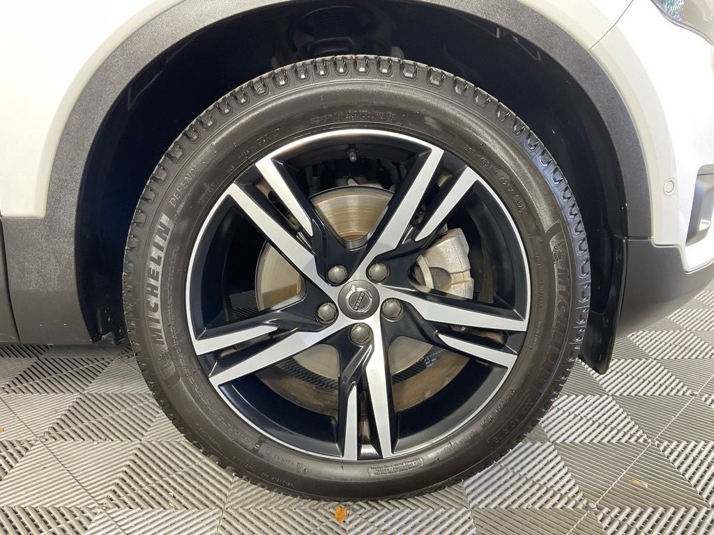 2019 Volvo XC40 R-Design ***BLUE CERTIFIED***