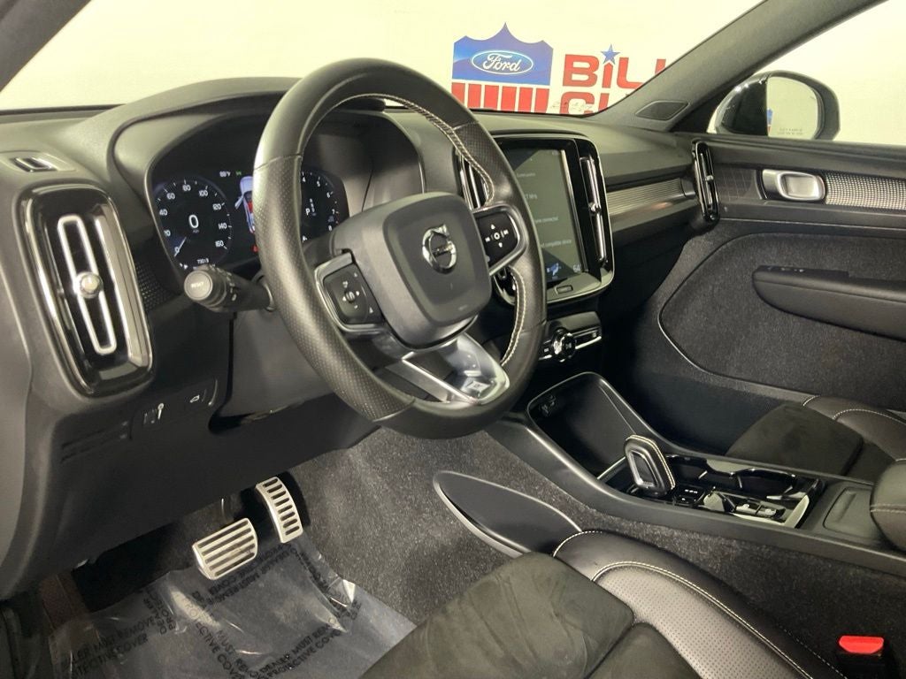 2019 Volvo XC40 R-Design ***BLUE CERTIFIED***